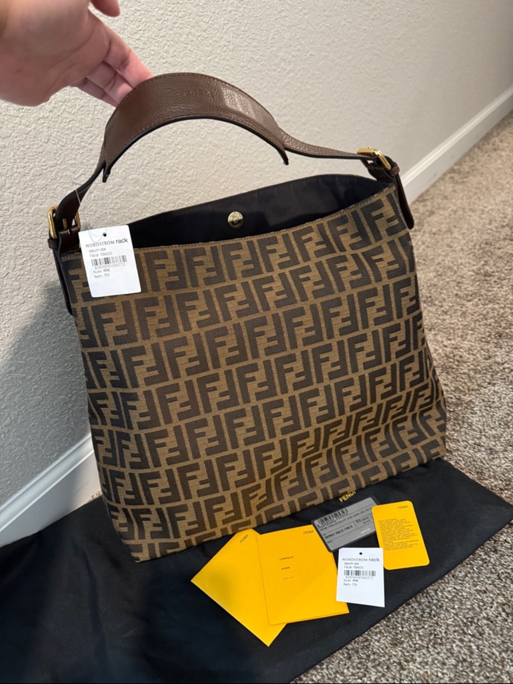 NWT Fendi Tobacco Zucca Brown Large Hobo Bag borsa